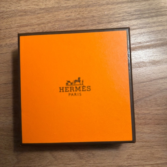 Hermès Printed Enamel Wide Bangle Bracelet | Blue Green Rope Design | Palladium - Picture 3 of 5